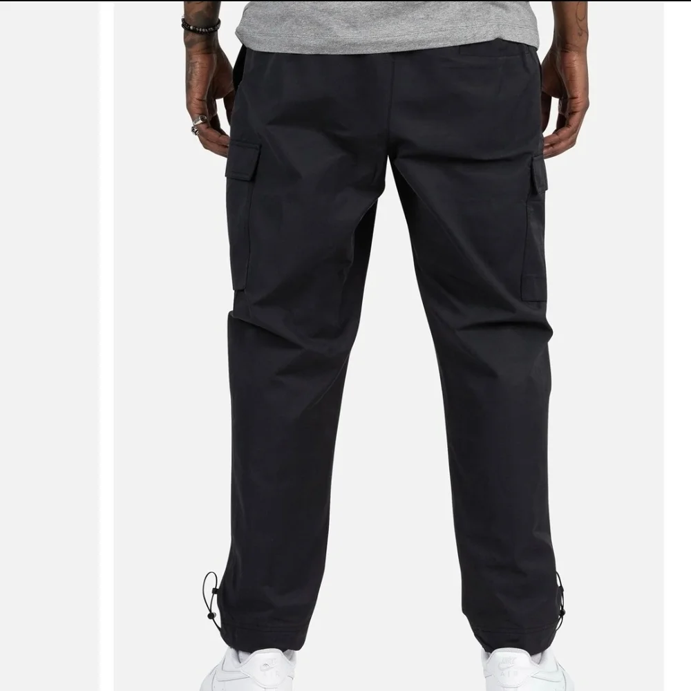 🚫SOLD!🚫Nike Sportwear Cargo Black pants Medium - Picture 4 of 8